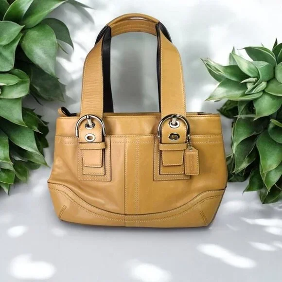 COACH Soho Tan Leather Bag in tan/camel - Picture 2 of 9